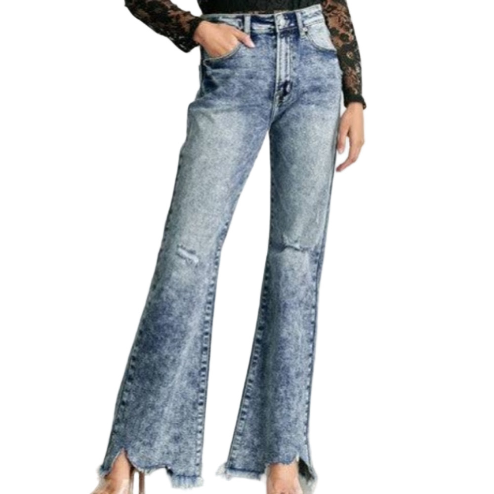 Artemis Vintage Valentina high rise distressed flare jeans. Women’s size 3